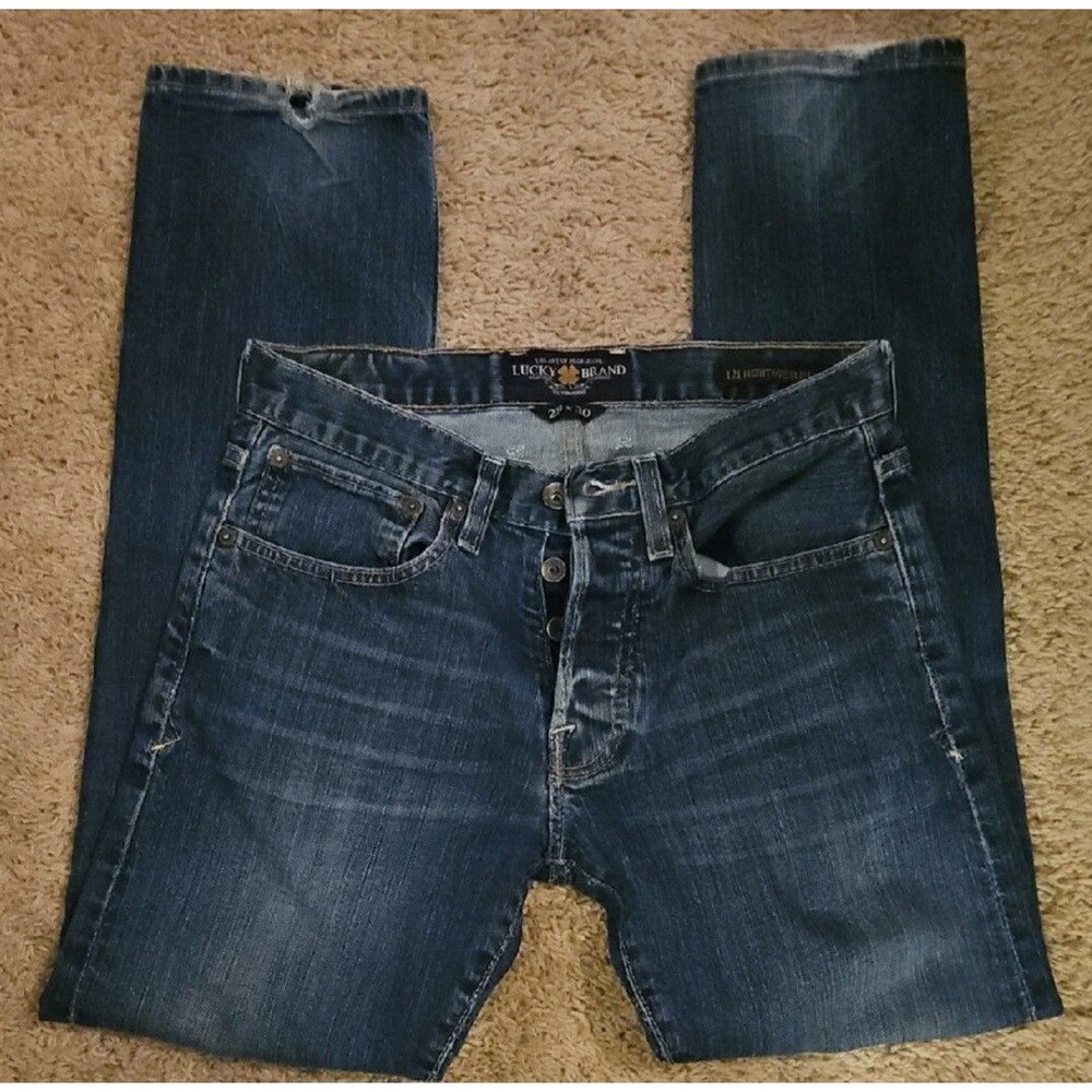 Lucky jeans Heritage 121 slim size  6 28/30 but fit like a size 4